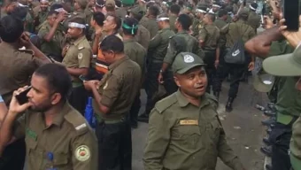 চাকরি জাতীয়করণের দাবিতে টানা চতুর্থ দিনের মত রাস্তায় আনসার সদস্যরা