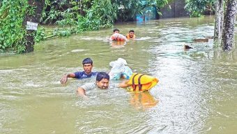 স্মরণকালের ভয়াবহ বন্যায়  মৃতের সংখ্যা বেড়ে ১৩