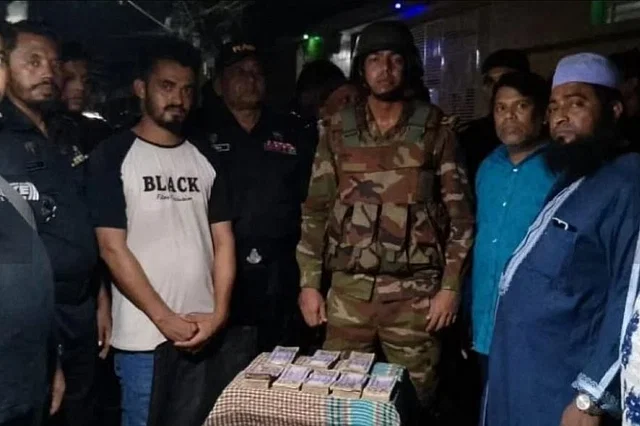 গণভবন থেকে লুট হওয়া  ৮ লাখ টাকাসহ সিন্দুক উদ্ধার