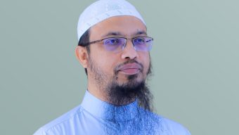 বন্যা তহবিলে আর টাকা না পাঠানোর অনুরোধ শায়খ আহমাদুল্লাহর