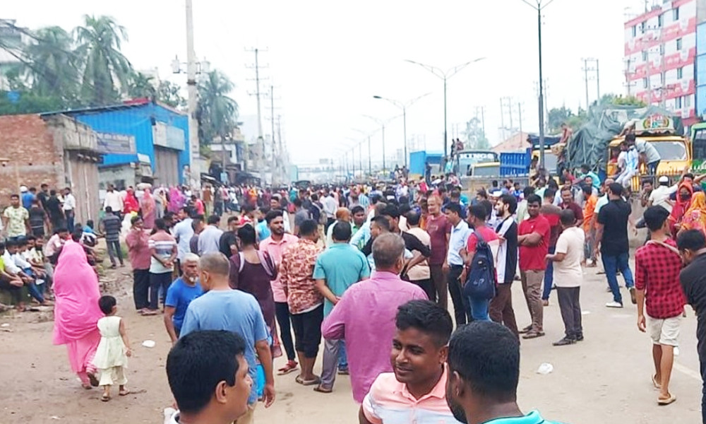 আশুলিয়ায় আইনশৃঙ্খলা বাহিনীর সংঘর্ষে শ্রমিক নি’হত, গুলিবিদ্ধ ৫