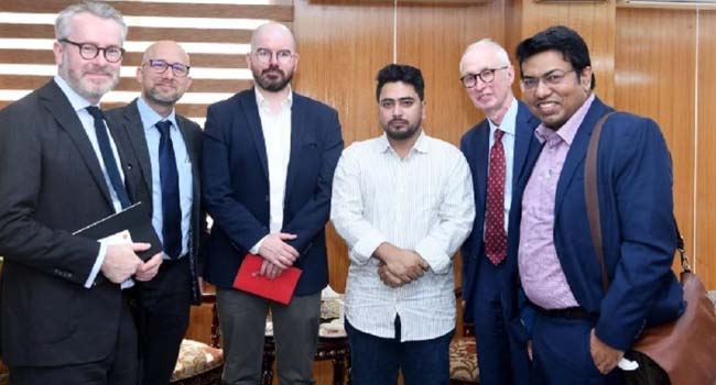 অন্তর্বর্তী সরকারকে ব্যর্থ প্রমাণের চেষ্টা করছে রাজনৈতিক দলগুলো : নাহিদ ইসলাম