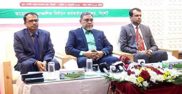 আওয়ামী লীগের ভোটে থাকা নিয়ে তফসিল পর্যন্ত অপেক্ষায় রাখলেন সিইসি