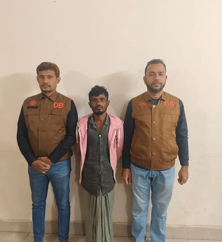 চাঞ্চল্যকর সীমা হত্যা মামলার অন্যতম আসামী রেজাউল গ্রেফতার ।