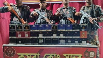 কসবায় ৯০ লাখ টাকার ভারতীয়  মোবাইল ফোন ডিসপ্লে জব্দ