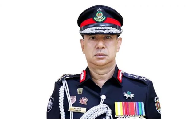 র‍্যাবের সাবেক ডিজি হারুনের বিরুদ্ধে গ্রেপ্তারি পরোয়ানা