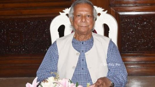 সুইজারল্যান্ড সফর শেষে আজ দেশে ফিরছেন প্রধান উপদেষ্টা