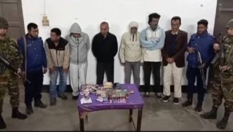 গাইবান্ধা জেলা পাবলিক লাইব্রেরীতে ৬ জুয়ারু আটক”