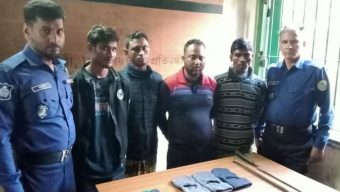 বরগুনায় ডাকাতি প্রস্তুতিকালে চার ডাকাত আটক।
