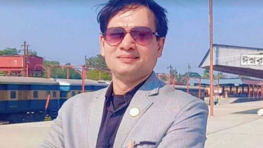 চাঁপাইনবাবগঞ্জে শিক্ষকের আপত্তিকর ভিডিও ভাইরাল, ধর্ষণের অভিযোগ ছাত্রীর