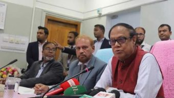 ৩ লাখ কোটি টাকা পাচার করেছে এস আলম ও বেক্সিমকো: গভর্নর