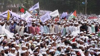 হাসিনার মতো ভুল করবেন না, ড. ইউনূসকে সতর্কবার্তা হেফাজতের