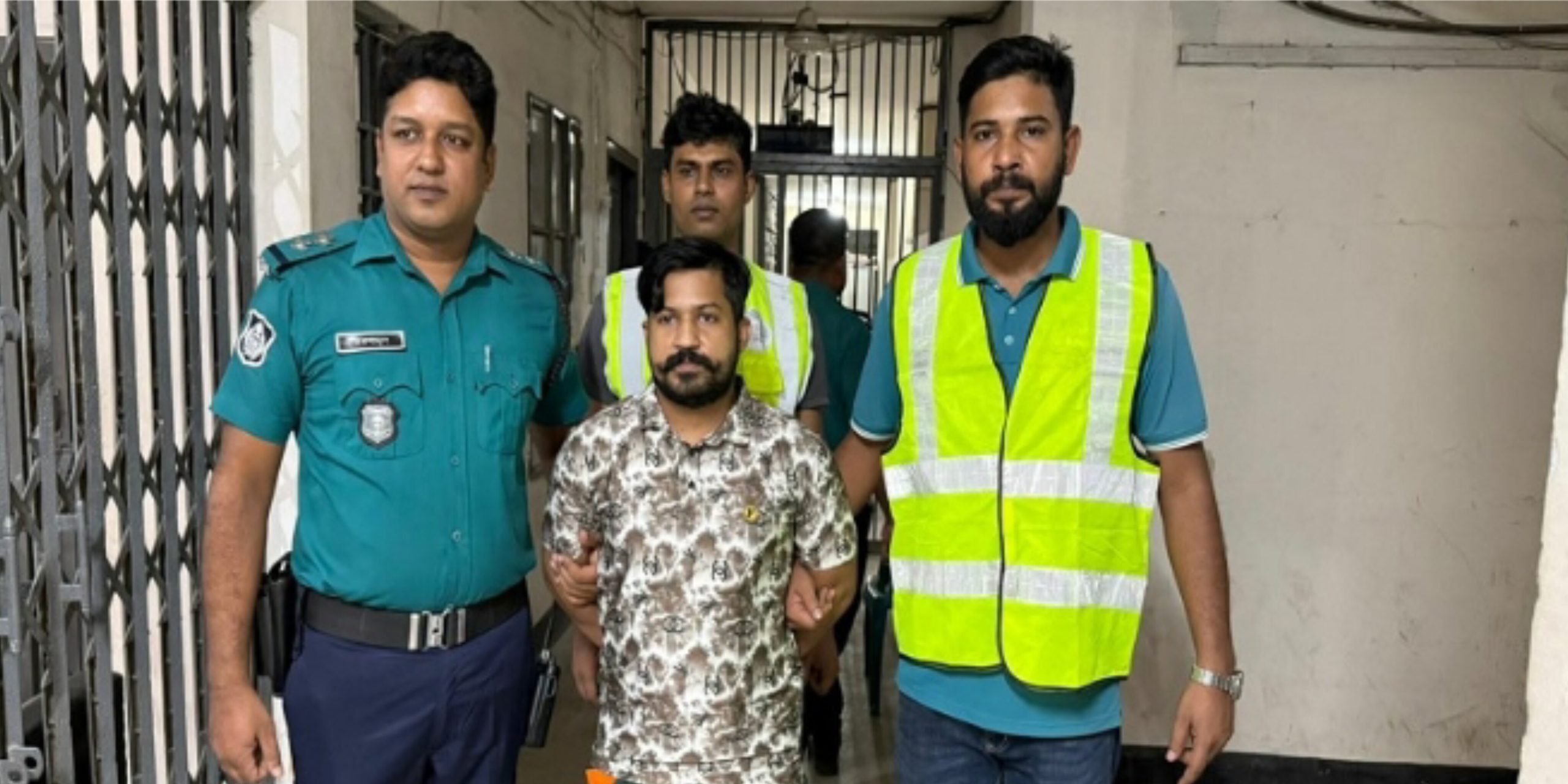 মোহাম্মদপুরের অন্যতম শীর্ষ সন্ত্রাসী নাসিম গ্রেপ্তার