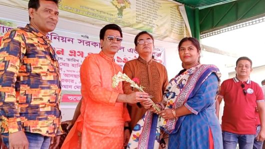 ঘিওর উপজেলার বানিয়াজুরী ইউনিয়ন সরকারি স্কুল এন্ড কলেজের ৯৩ বন্ধুদের মেলা অনুষ্ঠিত