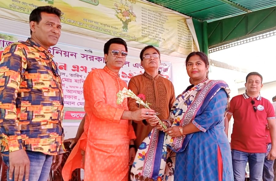 ঘিওর উপজেলার বানিয়াজুরী ইউনিয়ন সরকারি স্কুল এন্ড কলেজের ৯৩ বন্ধুদের মেলা অনুষ্ঠিত
