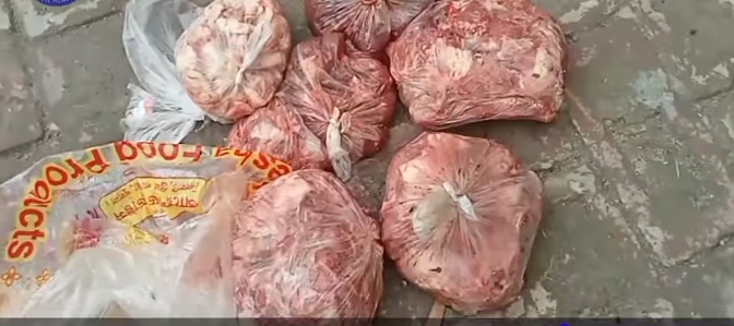 খুলনার পাইকগাছায় গড়ইখালীতে মরা গরুর মাংস বিক্রির অভিযোগ