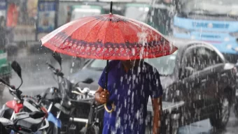 ৭ বিভাগে ভারি বর্ষণের সতর্কবার্তা, ভূমিধসের আশঙ্কা
