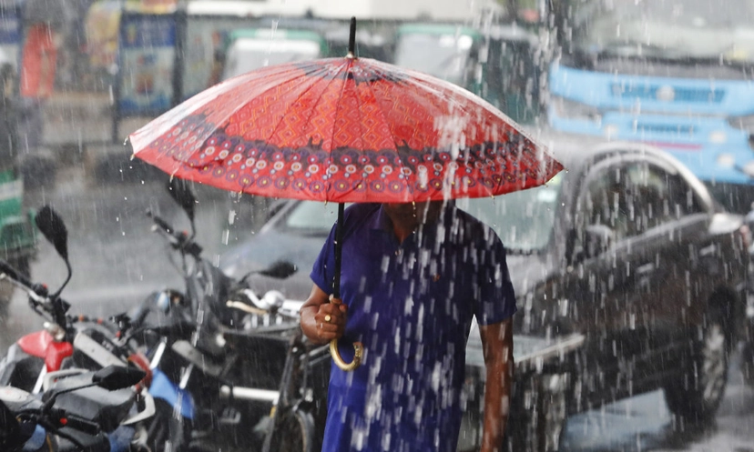 ৭ বিভাগে ভারি বর্ষণের সতর্কবার্তা, ভূমিধসের আশঙ্কা
