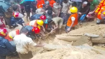 উখিয়ায় রোহিঙ্গা ক্যাম্পে পাহাড় ধসে ৯ জনের মৃত্যু
