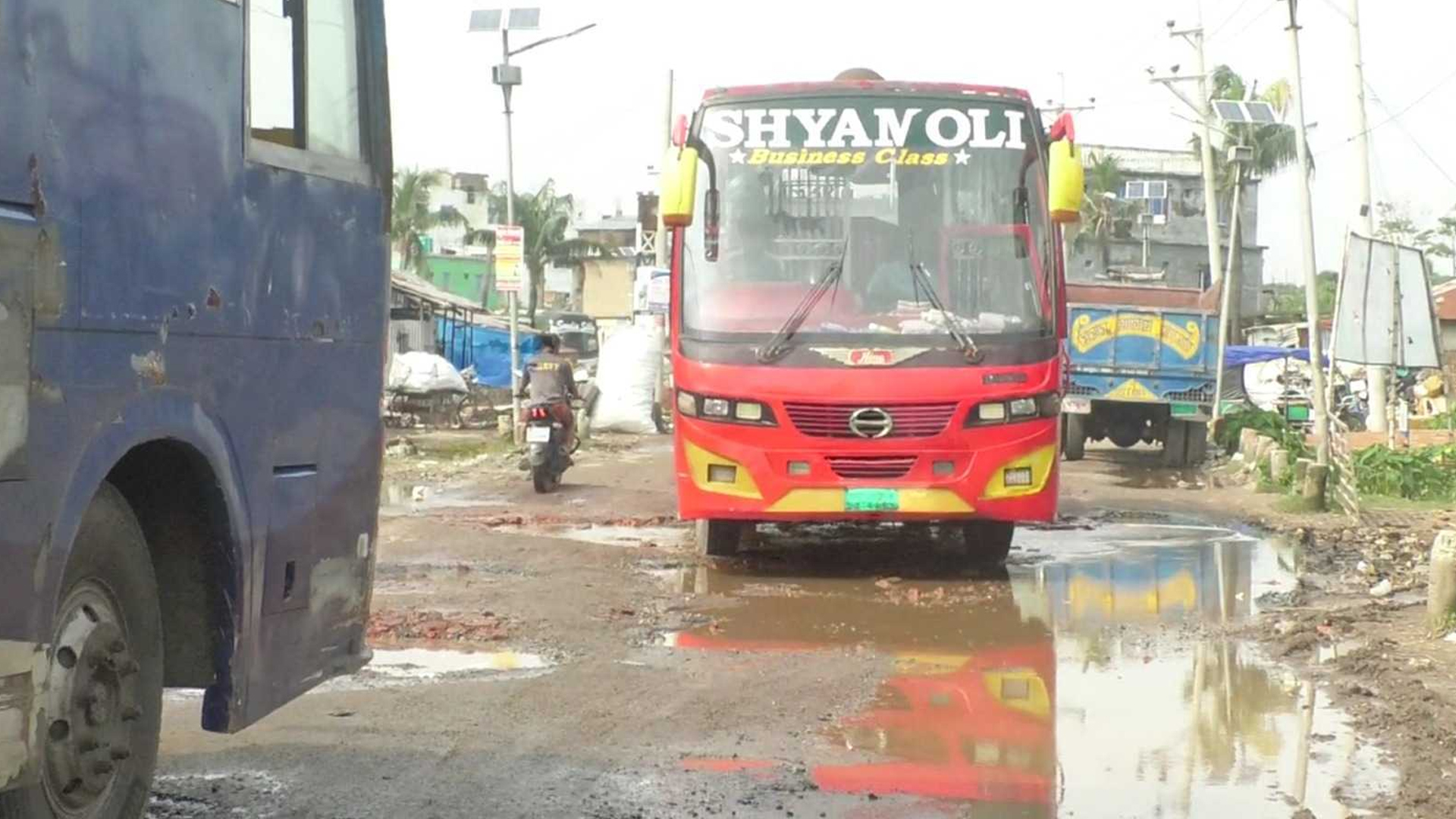 পটুয়াখালী-কুয়াকাটা মহাসড়কের কারণে পর্যটকশূণ্য সাগরকণ্যা
