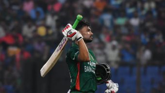 ভক্তদের হতাশ করার জন্য শান্ত ‘দুঃখিত’