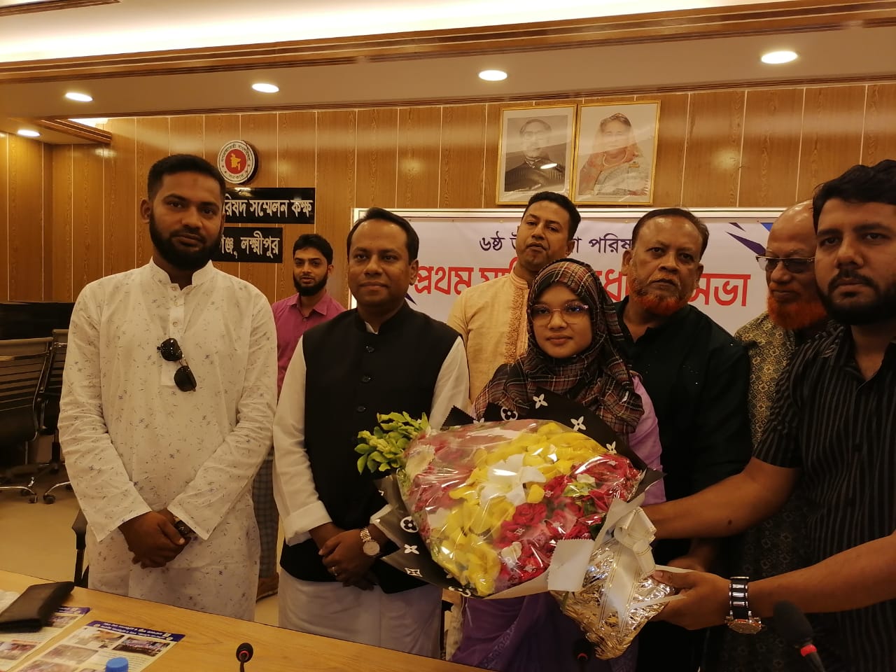 আজ লক্ষীপুর জেলার রামগঞ্জ উপজেলার নবনির্বাচিত চেয়ারম্যান দায়িত্ব গ্রহণ করেন