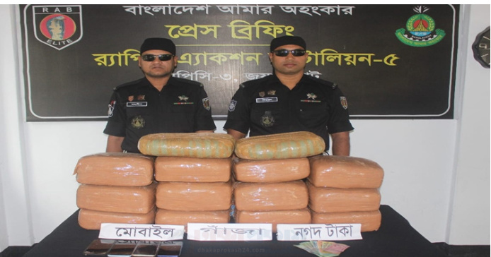 জয়পুরহাট র‍্যাব-৫ এর অভিযানে মাইক্রোবাসে ৬৪ কেজি গাঁজা জব্দ,৩ জন আটক