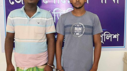 চাঁপাইনবাবগঞ্জে ডিবির অভিযানে হেরোইনসহ ২ জন গ্রেফতার