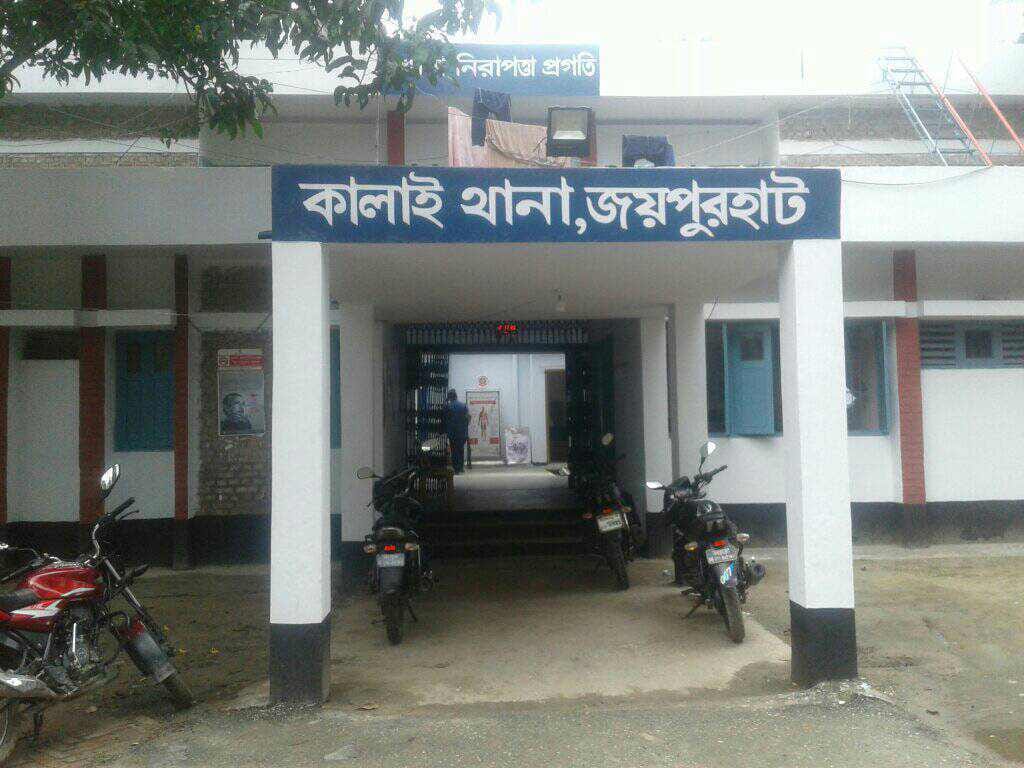 জয়পুরহাটে বাসে পিষ্ট হয়ে মোটরসাইকেল চালক  নিহত 