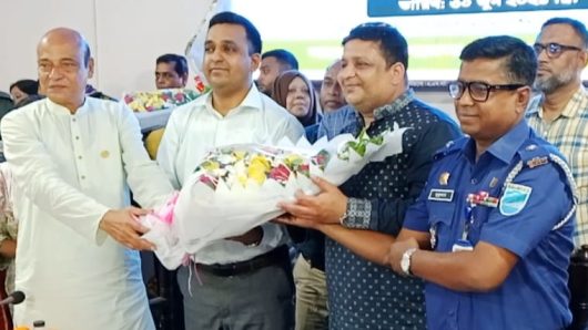 ঘিওর উপজেলা নবনির্বাচিত চেয়ারম্যান ও ভাইস চেয়ারম্যানদের দায়িত্বগ্রহণ