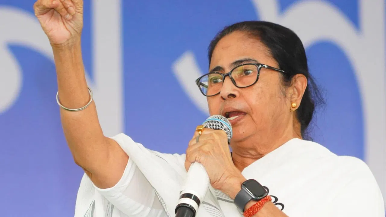 তিস্তার পানি বাংলাদেশের সঙ্গে ভাগাভাগি সম্ভব নয়: মমতা