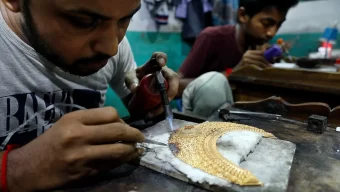দেশে সাধারণ মানুষের গড় আয়ুর তুলনায় স্বর্ণকাররা ১৩ বছর কম বাঁচেন