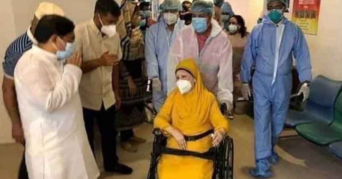 ১০ দিন হাসপাতালে থাকার পর আজ সন্ধ্যায় দেশে ফিরছেন খালেদা জিয়া