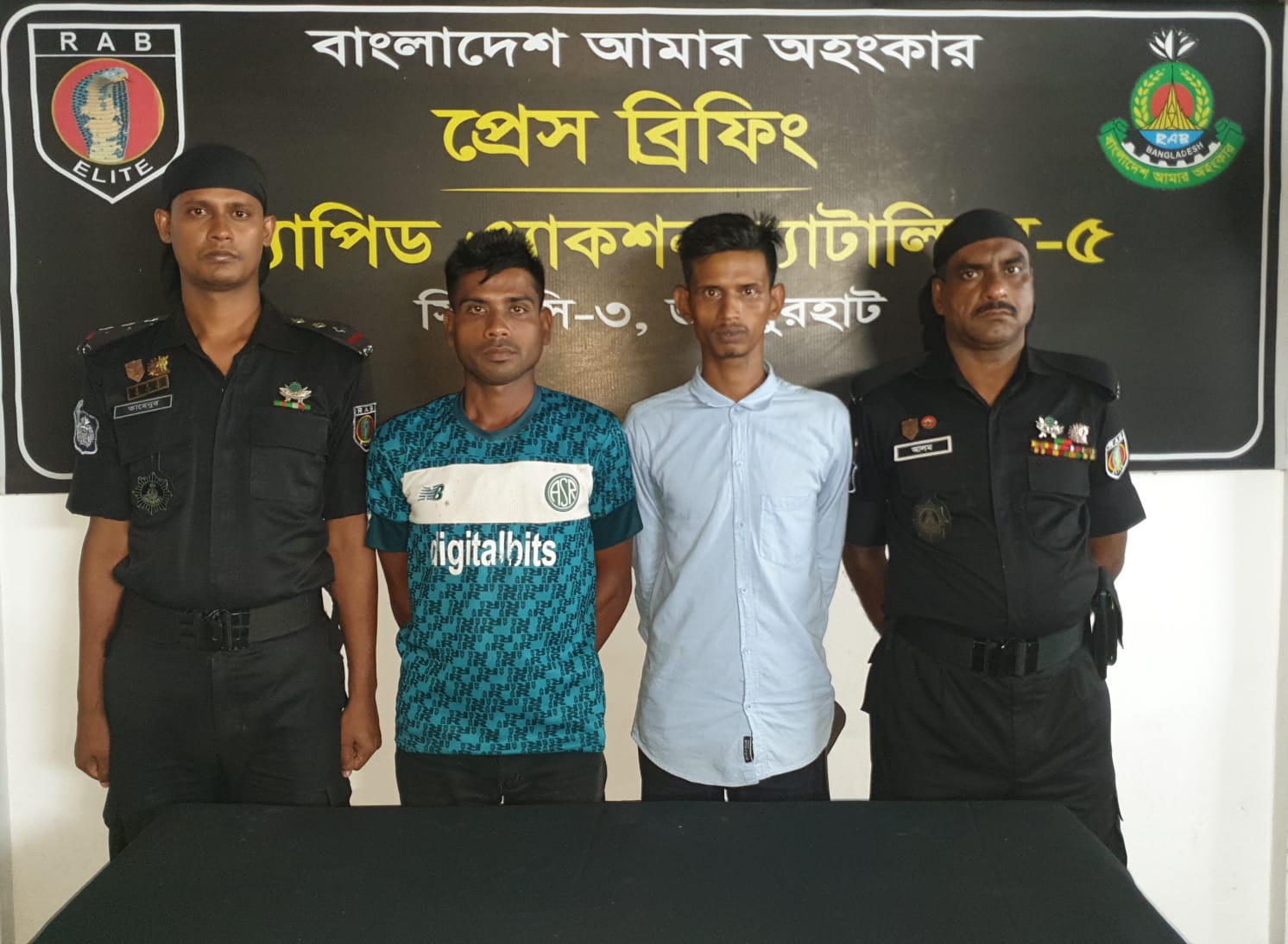 জয়পুরহাটে বিপুল পরিমাণ বুপ্রেনরফিন ইঞ্জেকশনসহ তিন মাদক ব্যবাসায়ীকে গ্রেফতার