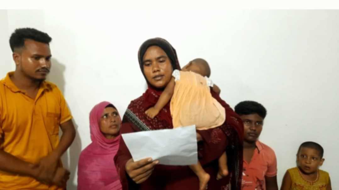 দূর্ঘটনায় স্বামীর মৃত্যু ও অর্থিক সাহায্যের জন্য অসহায় স্ত্রী’র সংবাদ সম্মেলন