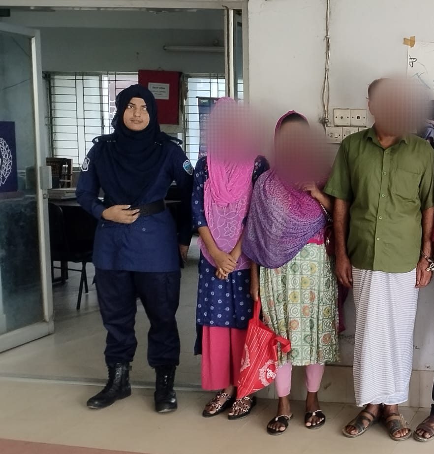 আখাউড়া ভুইয়া রেষ্ট হাউজে পুলিশের অভিযান, আটক ৩