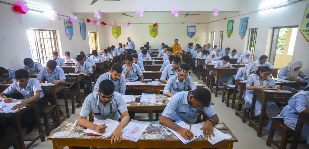 বৃহস্পতিবারের এইচএসসি পরীক্ষা স্থগিত