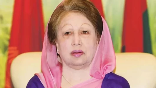 পাসপোর্ট হাতে পেলেন খালেদা জিয়া
