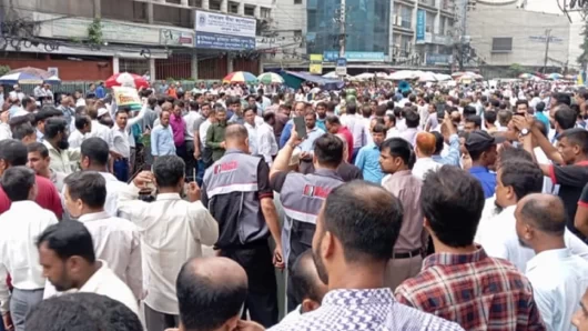 ইসলামী ব্যাংকের প্রধান কার্যালয়ে গুলি, ৫ কর্মকর্তা গুলিবিদ্ধ