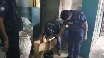 ফরিদপুরে জামায়াতের কার্যালয় থেকে ১২ ককটেল উদ্ধার