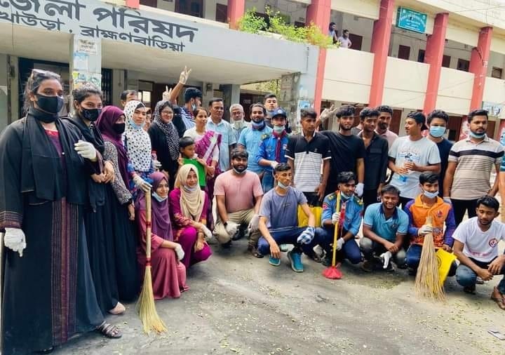 ব্রাহ্মণবাড়িয়া শিক্ষার্থীদের নিয়ন্ত্রন করছে সবকিছু