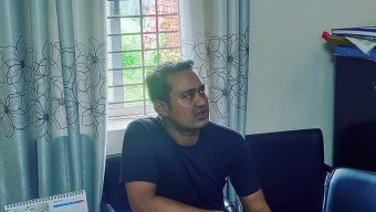 নিজাম হাজারীর সহযোগি মানিক যেতে পারেননি ভারতে