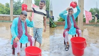 আওয়ামী লীগ থেকে পদত্যাগ করে দুধ দিয়ে গোসল, বললেন ‘কিছুই পাইনি’
