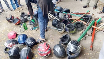 ঢাকা কলেজের বিভিন্ন হলে শিক্ষার্থীদের অভিযান, দেশীয় অস্ত্র উদ্ধার
