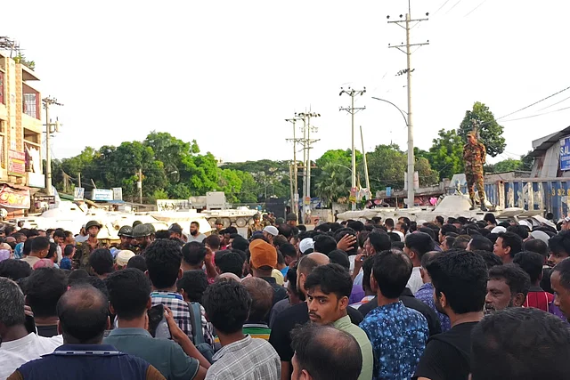 কাশিমপুর কারাগারের দেয়াল টপকে পালিয়েছেন ২০৯ বন্দী