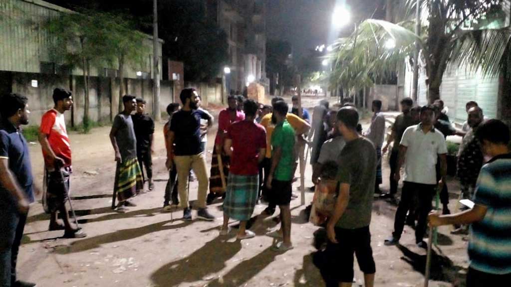 ডাকাত আতঙ্কে অসহায় ঢাকা, নির্ঘুম রাতে দলবেঁধে পাহারা