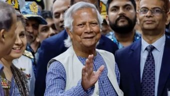নিউ ইয়র্কের উদ্দেশে ঢাকা ছাড়লেন ড. ইউনূস