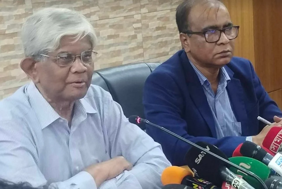 দ্রুতই কমে আসবে ডিম ও  মুরগির দাম : বাণিজ্য উপদেষ্টা
