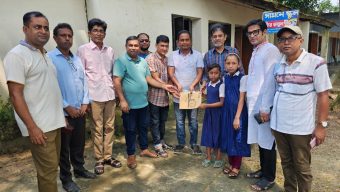 আখাউড়ায় বন্যায় ক্ষতিগ্রস্থ শিক্ষার্থীরা পেলো শুভসংঘের খাতা-কলম