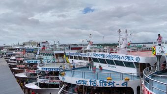 বরিশালের অভ্যন্তরীণ রুটের লঞ্চ চলাচল শুরু, হচ্ছে বৃষ্টি